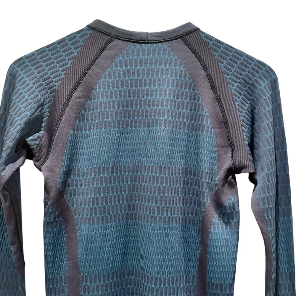Lululemon Women's Green & Black About That Base Long Sleeve Tee Size 6 - Picture 6 of 9